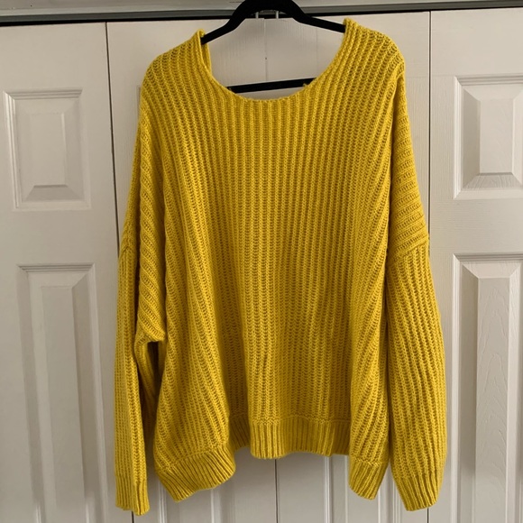 Sweater - Picture 1 of 4